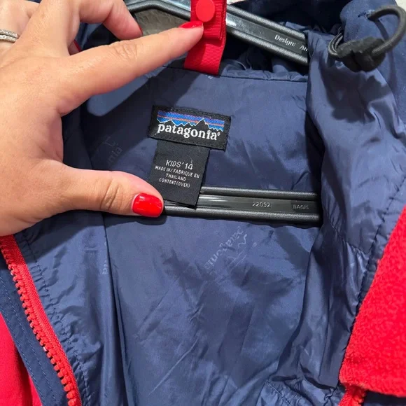 Boys Patagonia Red Jacket - Picture 4 of 5